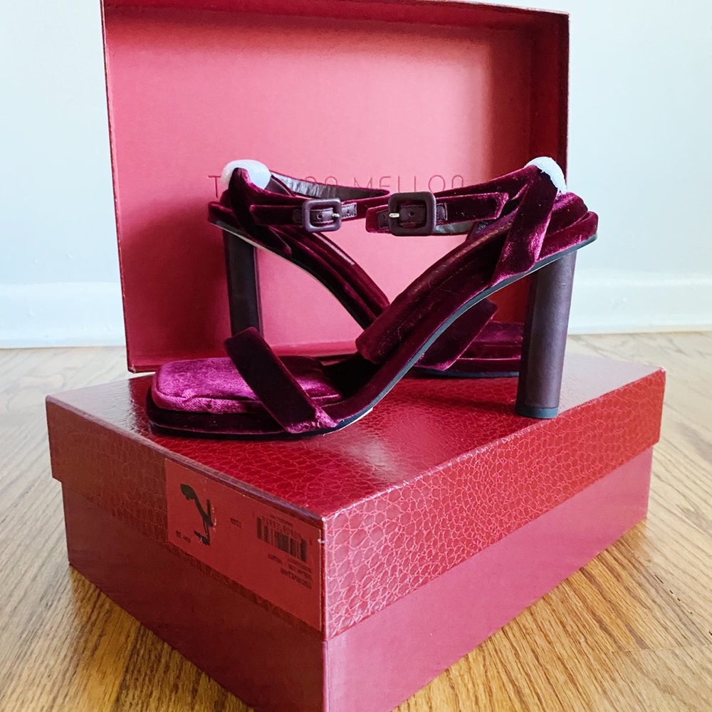 TAMARA MELLON Solar 100 Velvet Pillow Top heels Sz 38